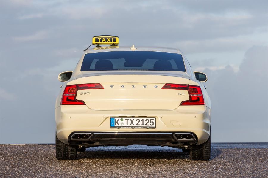  Volvo S90 D5 Inscription Taxi 2017 года  (фото 6 из 7)